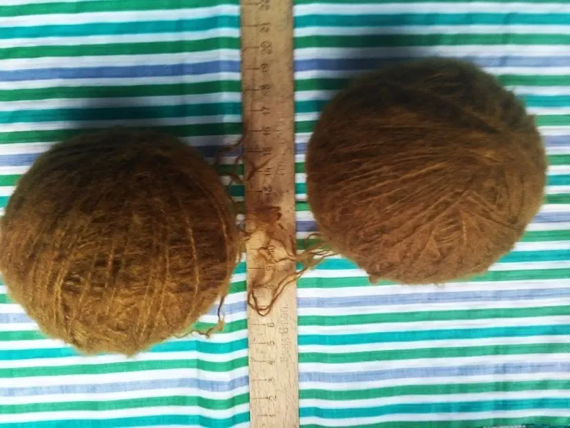 Пряжа нитки горчичного цвета пушистые мягкие 113 грамм 6