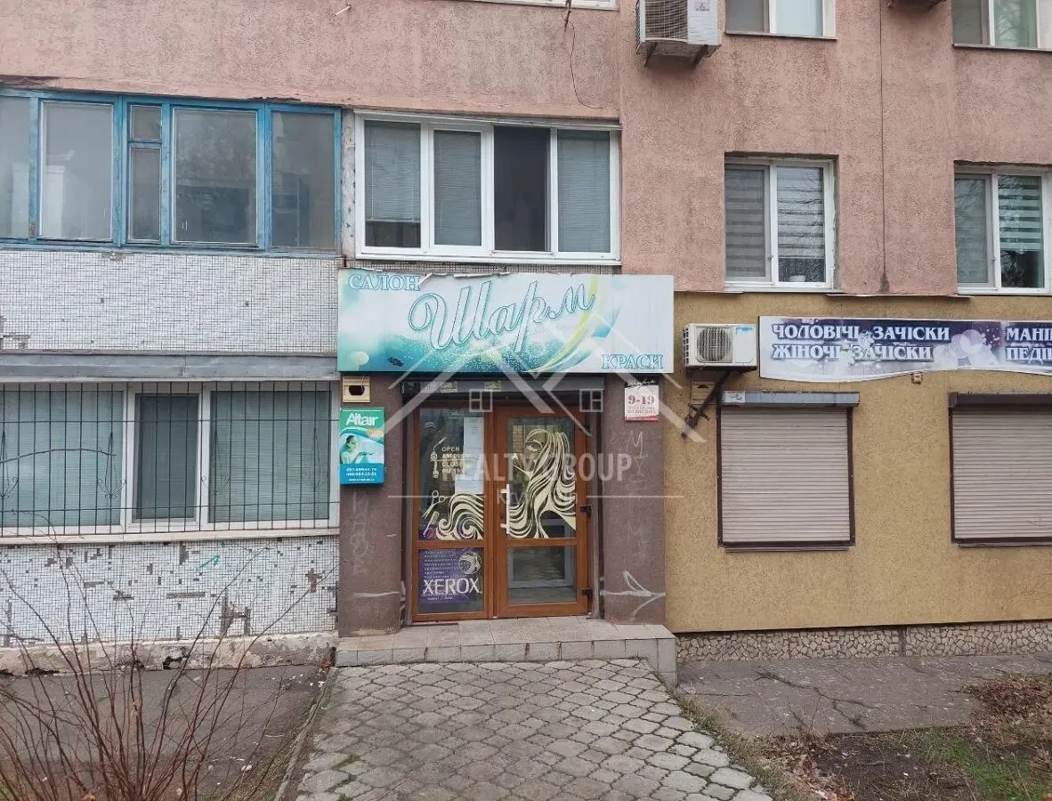Продаж приміщення з готовим бізнесом (салон краси) зуп. Космонавтів 2