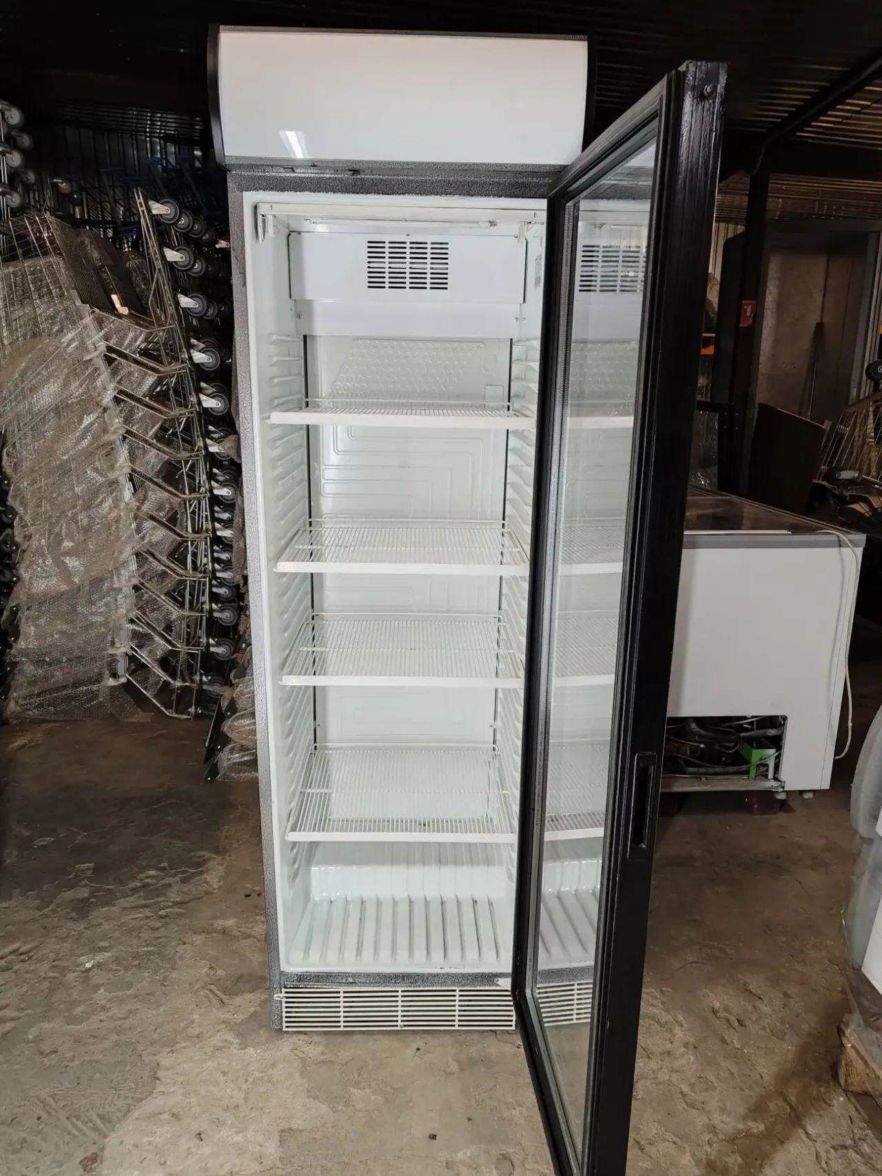 Холодильна шафа вітрина Klimasan, холодильна скляна шафа 3