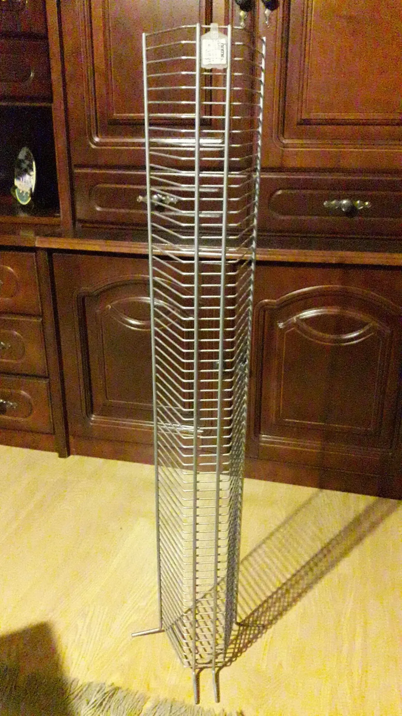 Стильная металлическая подставка для CD дисков. 2