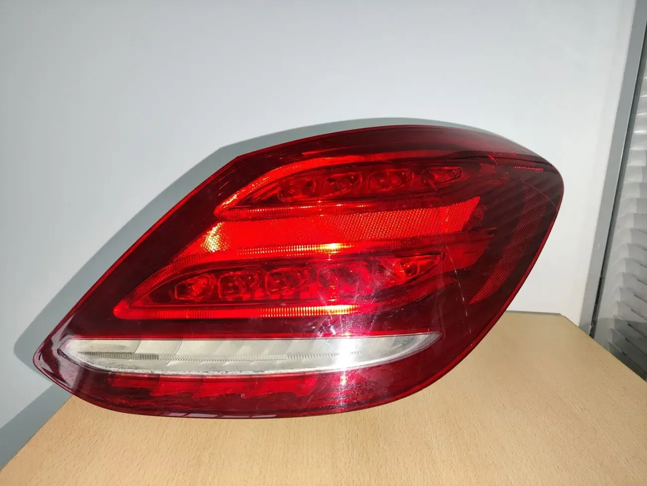 Фонарь задний правый Mercedes-Benz C-Класс 2017 год, A2059062102 R 2