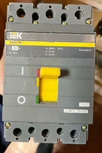 Автоматичний вимикач ВА88-35 3P 250А 35кА,IEК