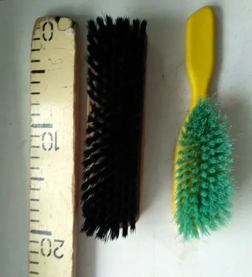 Щетки одежные, набор из 2-х  качественные в хорошем чистом состоянии 7