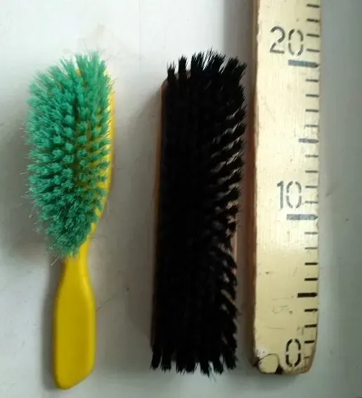 Щетки одежные, набор из 2-х  качественные в хорошем чистом состоянии