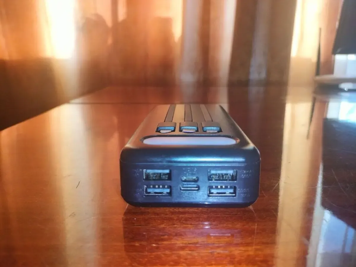 PowerBank iBattery 20000mAh USB/Type-C/MicroUSB/Lightning с фонариком 4