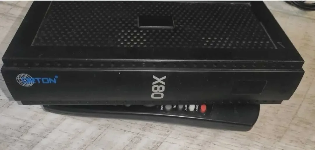 Ресивер тюнер спутниковый Orton X80 б/у 2