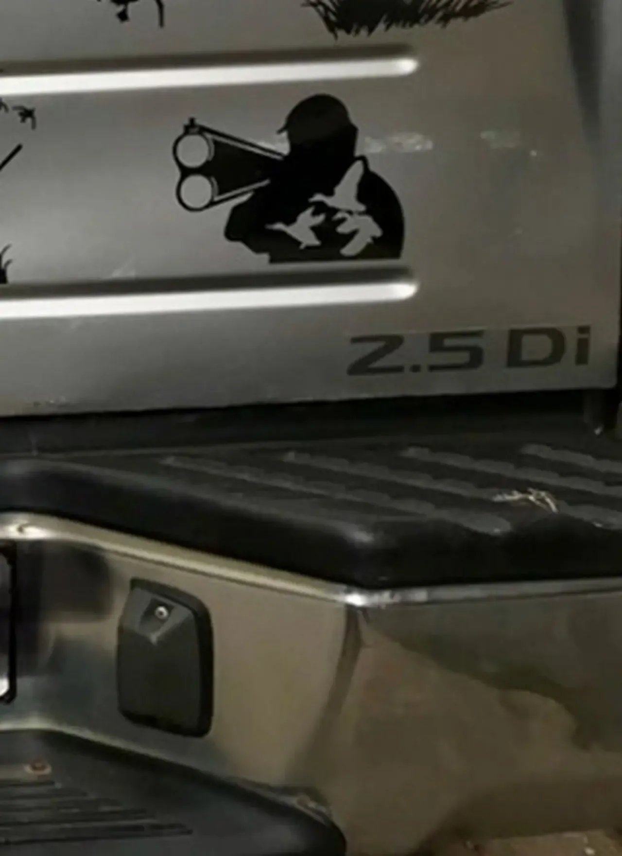 Наклейка на авто, мото Охотник Чёрная 3