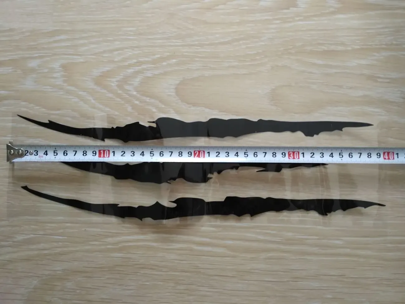 Наклейка на авто в виде Царапины Когтем Черная 4