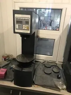 Твердомір стаціонарний по Роквеллу UIT HR-150