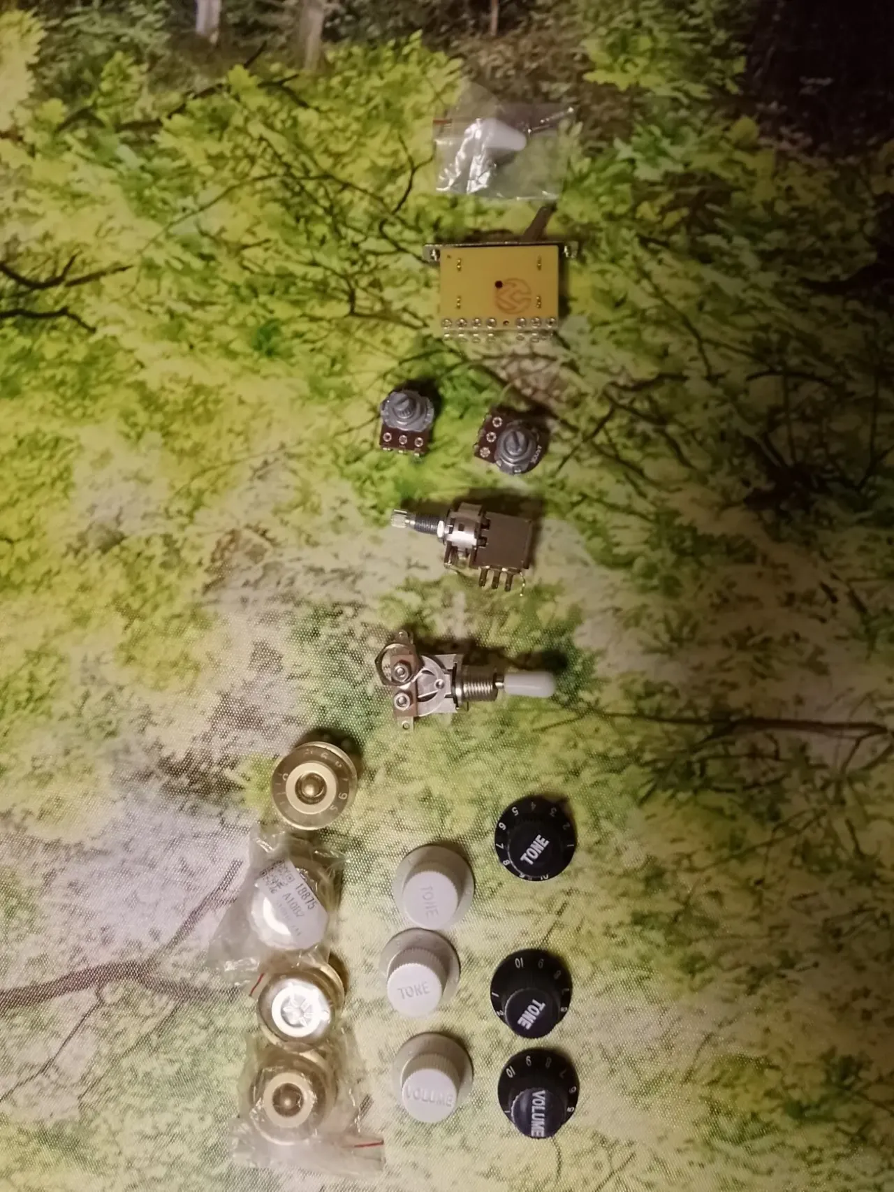 Брідж гітарний трапеція бридж 10