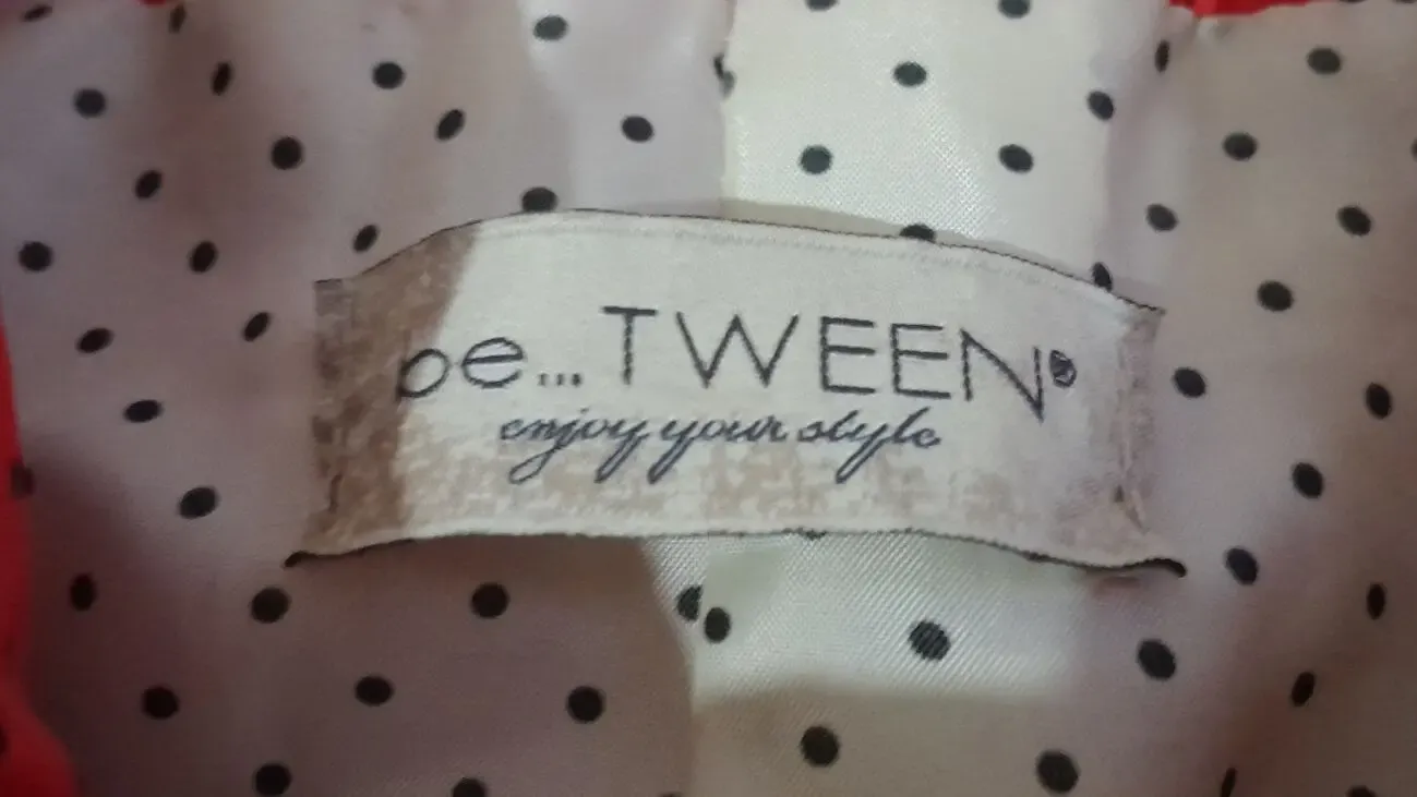 Красивая красная куртка в чёрную крапинку. Италия. Р.46 8