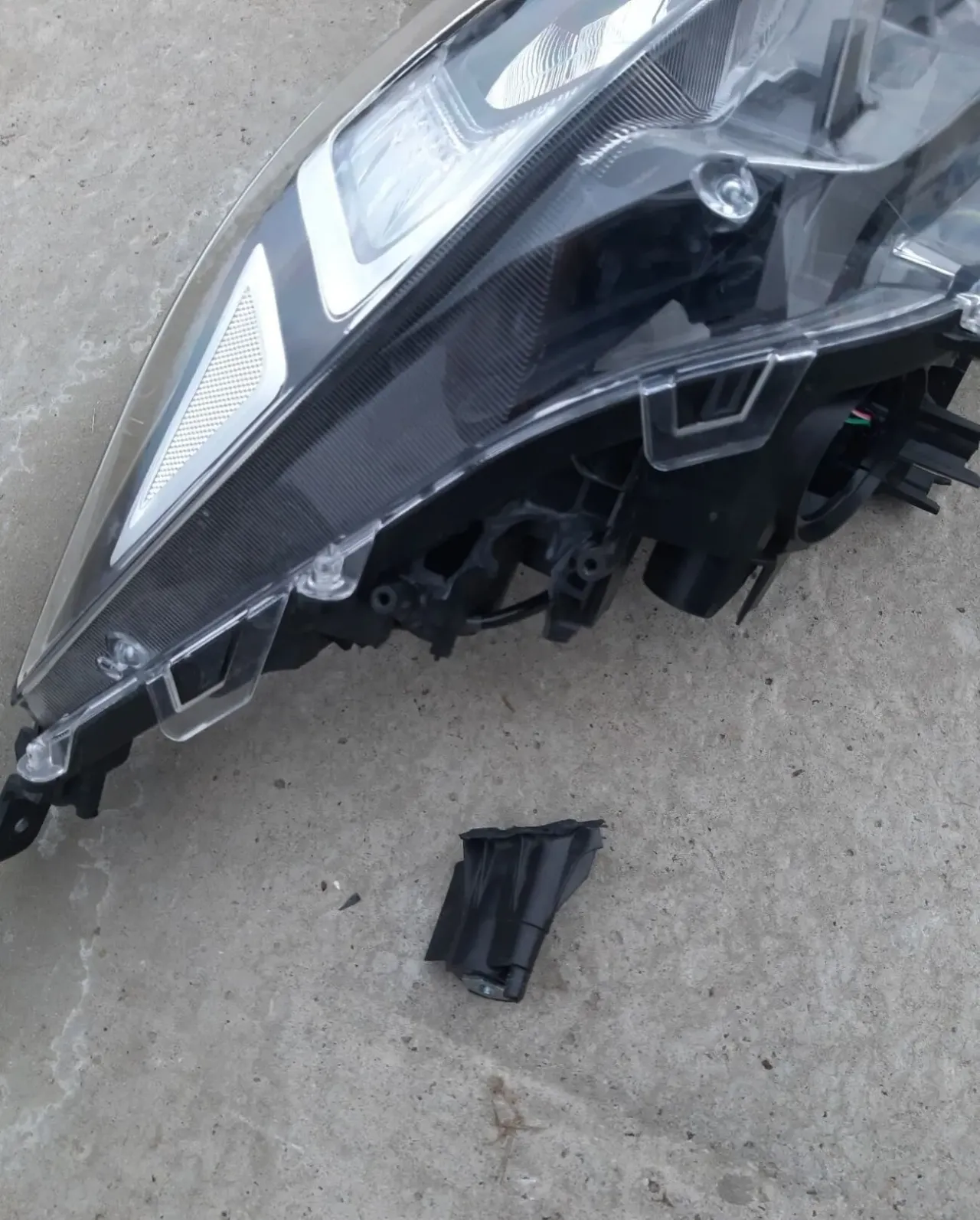 Toyota RAV4 Фара 8114542842 8