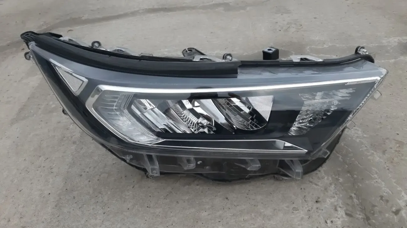 Toyota RAV4 Фара 8114542842