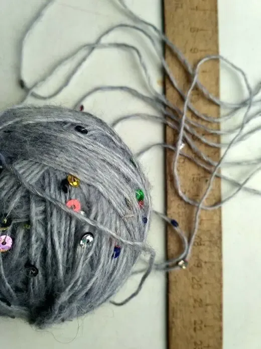 Пряжа нитки с пайетками серая с сиреневым оттенком Вес 48 гр 3