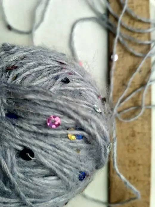 Пряжа нитки с пайетками серая с сиреневым оттенком Вес 48 гр 8