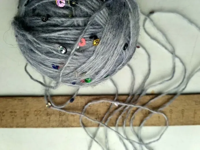 Пряжа нитки с пайетками серая с сиреневым оттенком Вес 48 гр 7