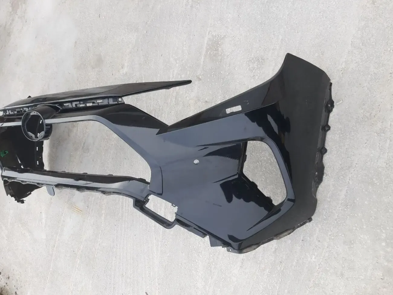 Toyota RAV4 Бампер 5211942B20  521194A920 3