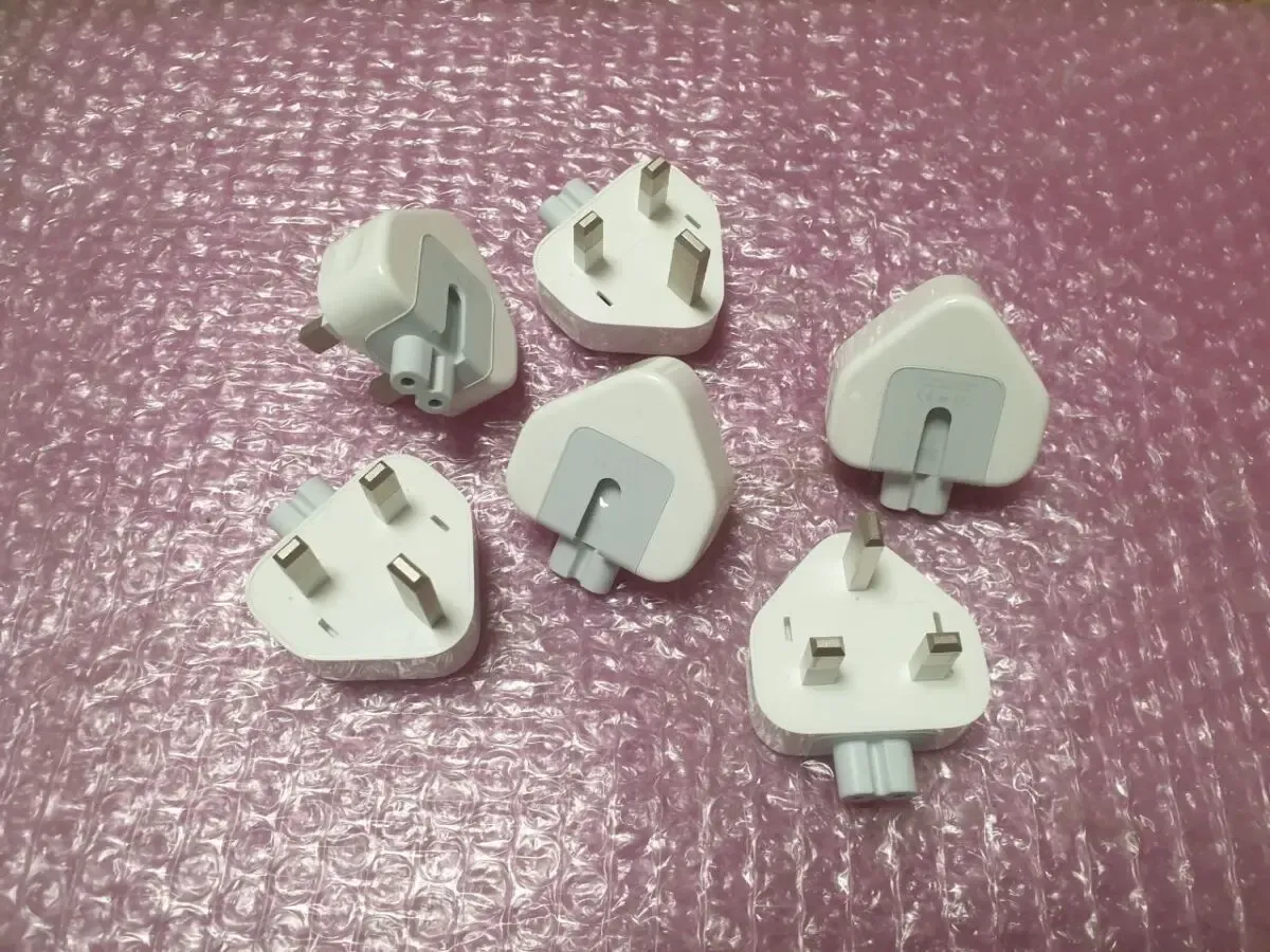 Оригінальна вилка адаптер apple 3-штифтова a1556