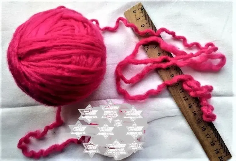 Пряжа нитки малиновые пушистые для рукоделия, поделок, вес  70 грамм 8