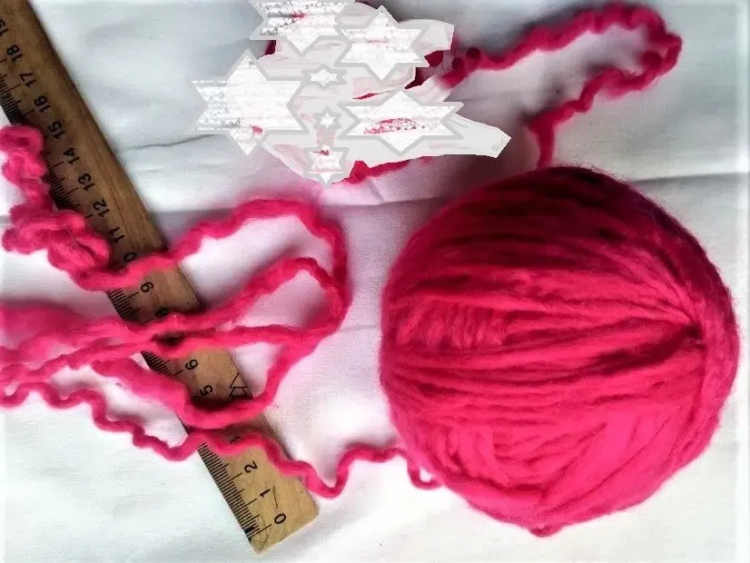 Пряжа нитки малиновые пушистые для рукоделия, поделок, вес  70 грамм 7