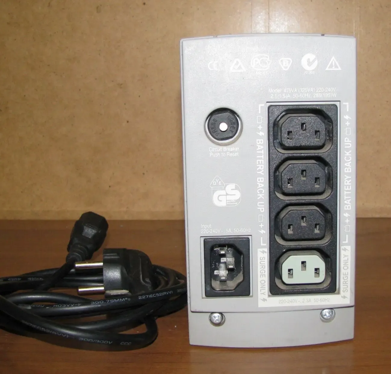 Источник бесперебойного питания APC Back-UPS CS 475, с АКБ, рабочий. 4