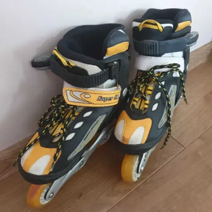 Продам майже нові ролики