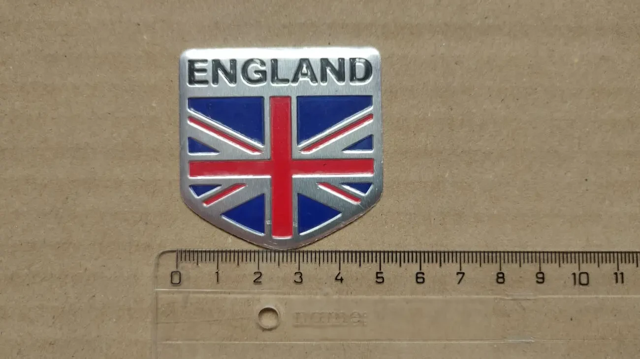 Наклейка на авто Флаг Англии номер 10 алюминиевая 3