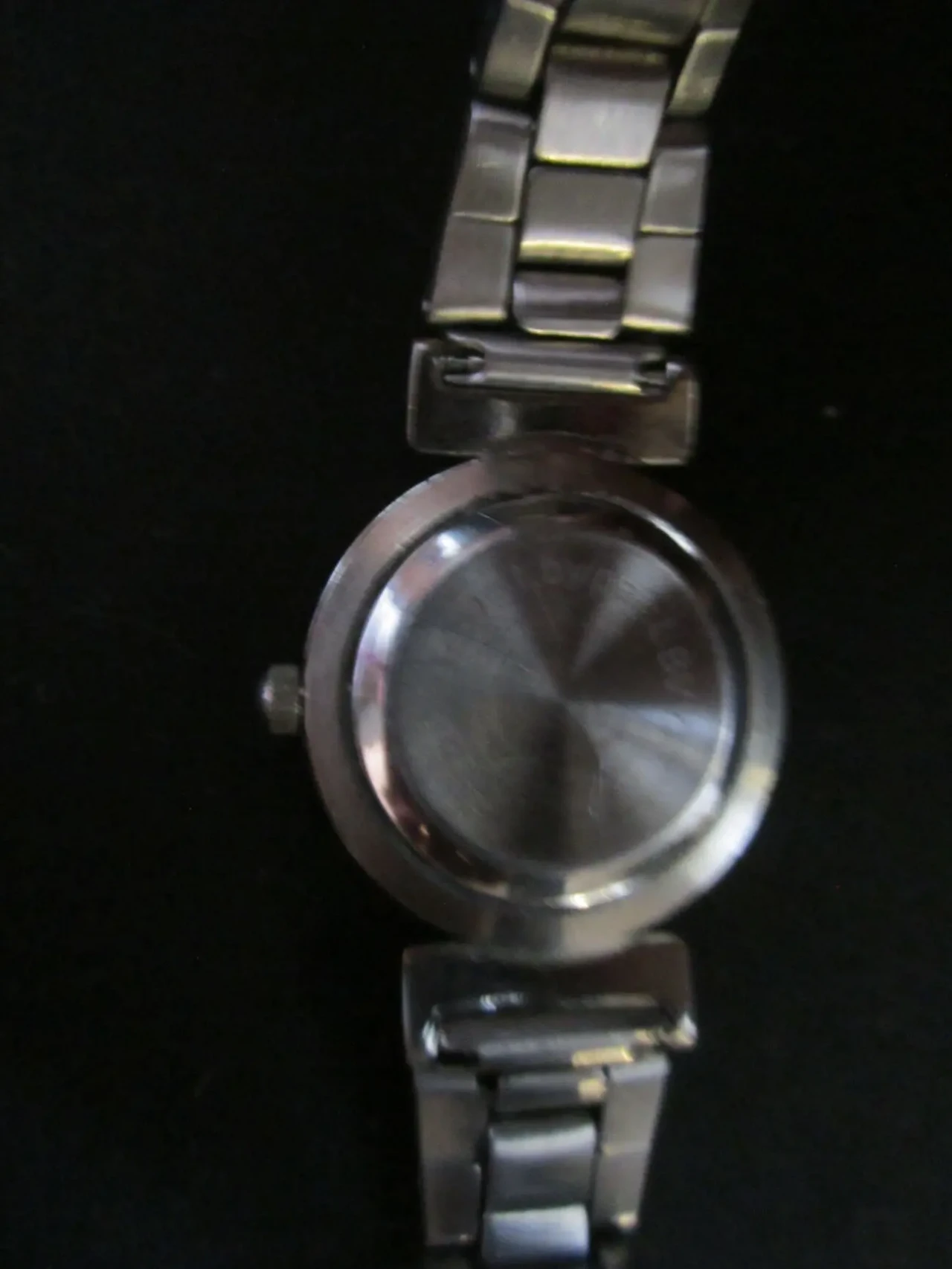 Часы женские с цирконами. На ходу. Кварц 8