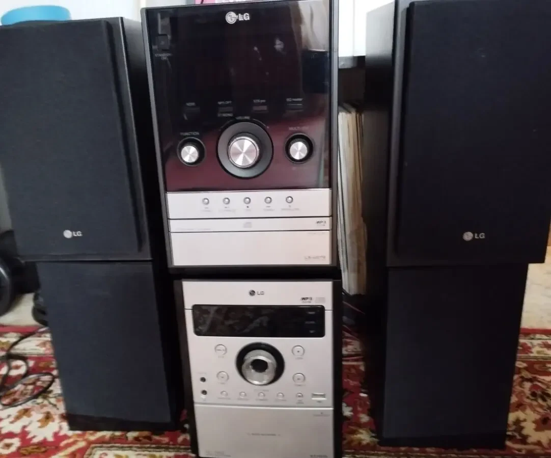 Продам муз.центри LG   LX-U270, XC-U62