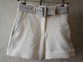 Новые женские белые шорты - 3 dvd диска в подарок.