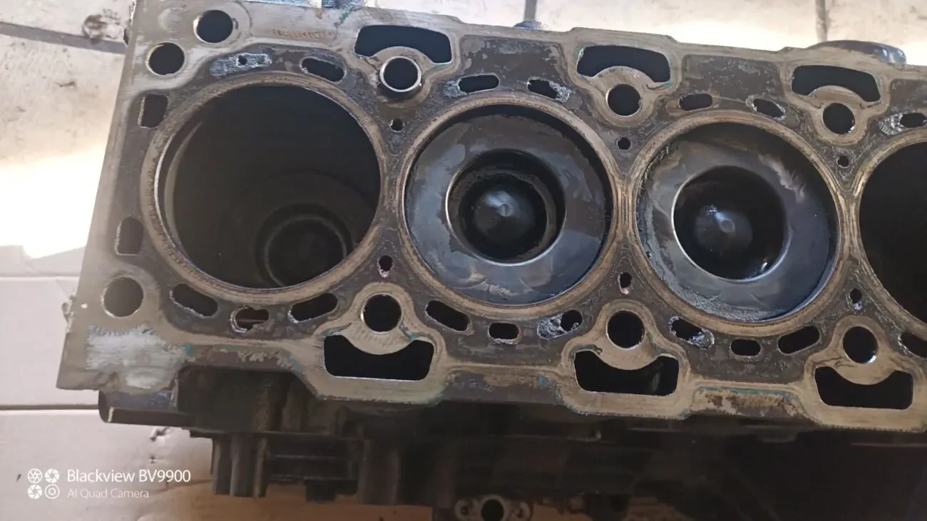 Блок двигуна Chevrolet Captiva 2.2CDTi z22d1 25182414 3