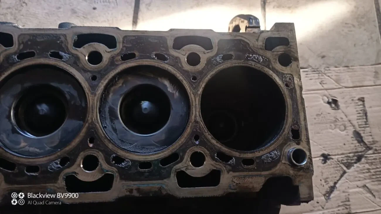 Блок двигуна Chevrolet Captiva 2.2CDTi z22d1 25182414 2