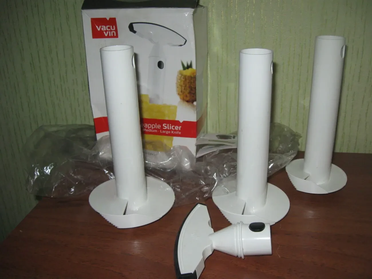 Машинка для очистки і фігурної нарізки ананасів