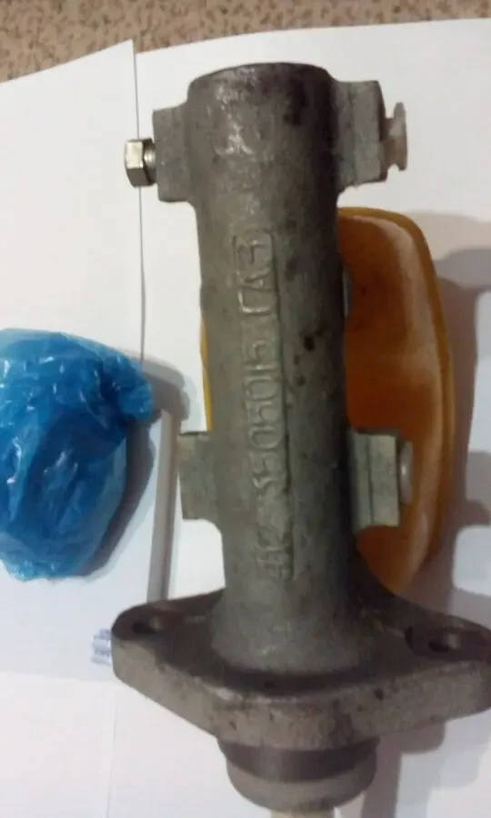 Продам оригин главный тормозной цилиндр для Москвич (412-3505015 ГАЗ) 9