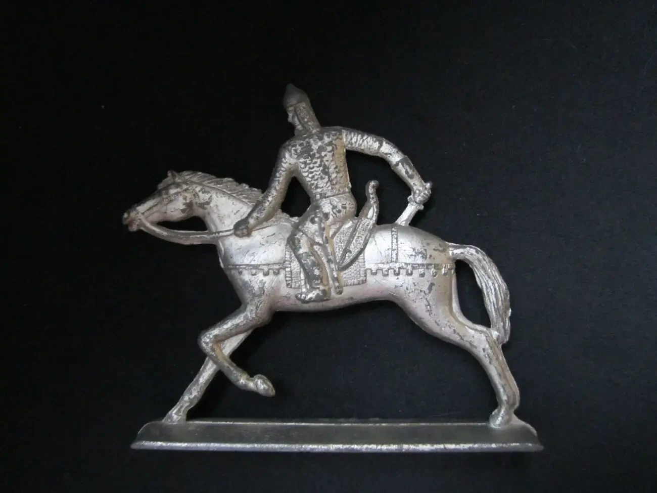 Оловянный рыцарь на коне. СССР 3