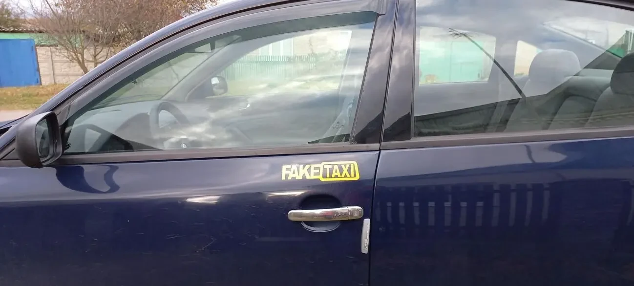 Наклейка на авто Faketaxi желтая светоотражающая 3