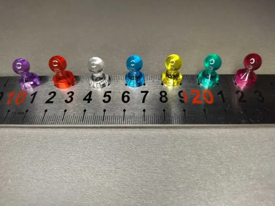 Магніти у формі пішака металеві та акрилові на дошки на холодильник 9