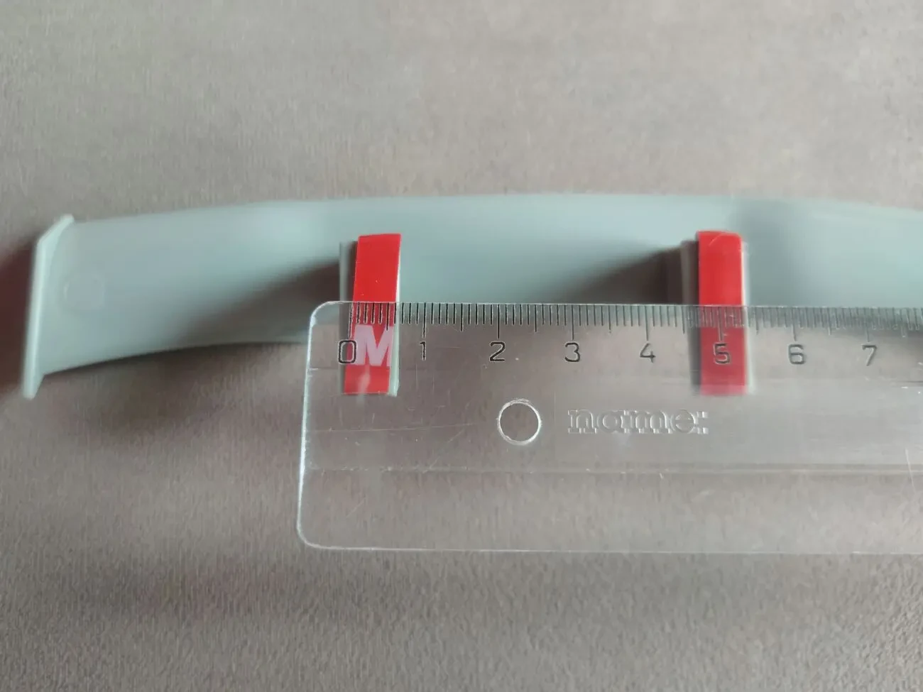 Мини Спойлер Серый на авто 4