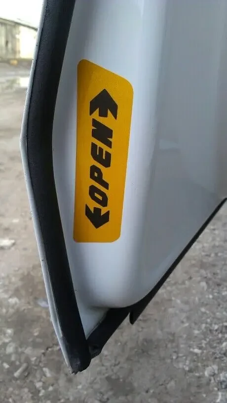 Наклейки на двери авто Open светоотражающая 3
