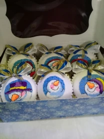 Новорічні іграшки вишиті