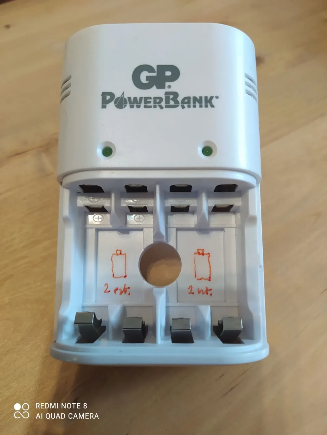Зарядне для батарейок АА/ААА GP PowerBank GPKB01GS