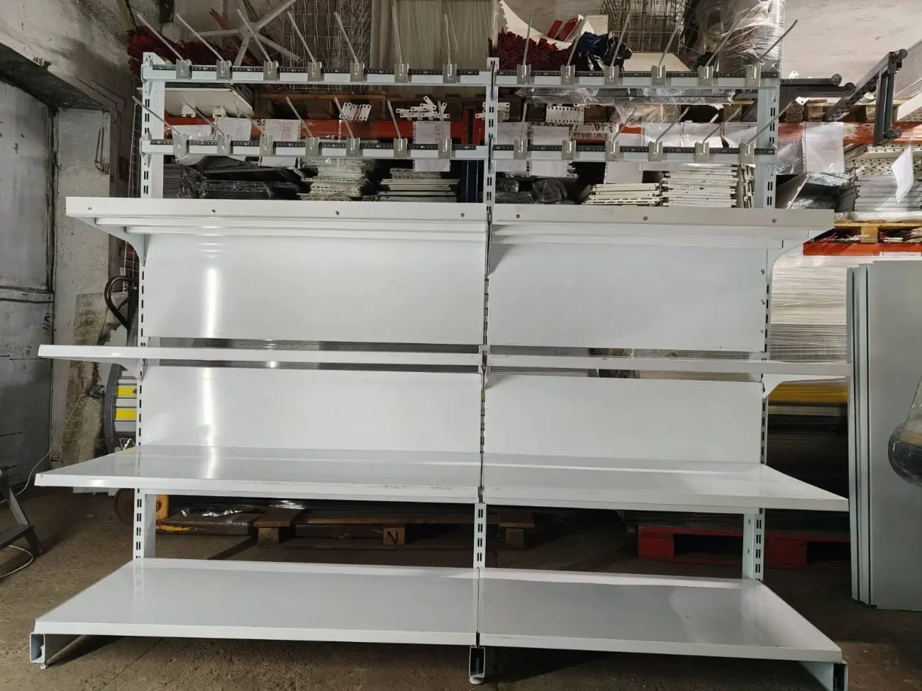 Стелажі торгові металеві, Торгові стелажі, стелажі пристінні 4