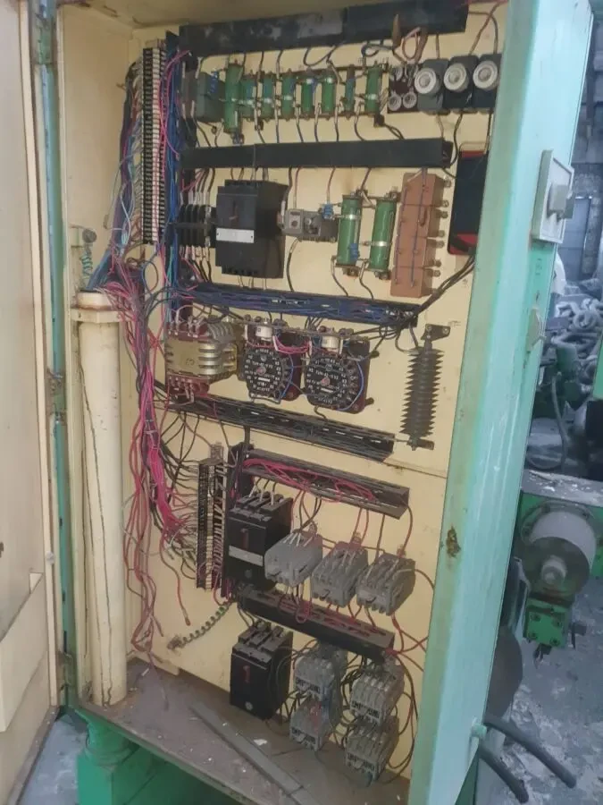 Безцентрошліфувальний верстат 3м184 3