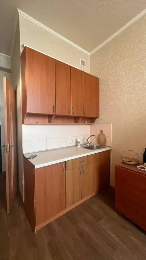 Оренда вільної 1-о кімнатної гостинки на Панасовскій 106.