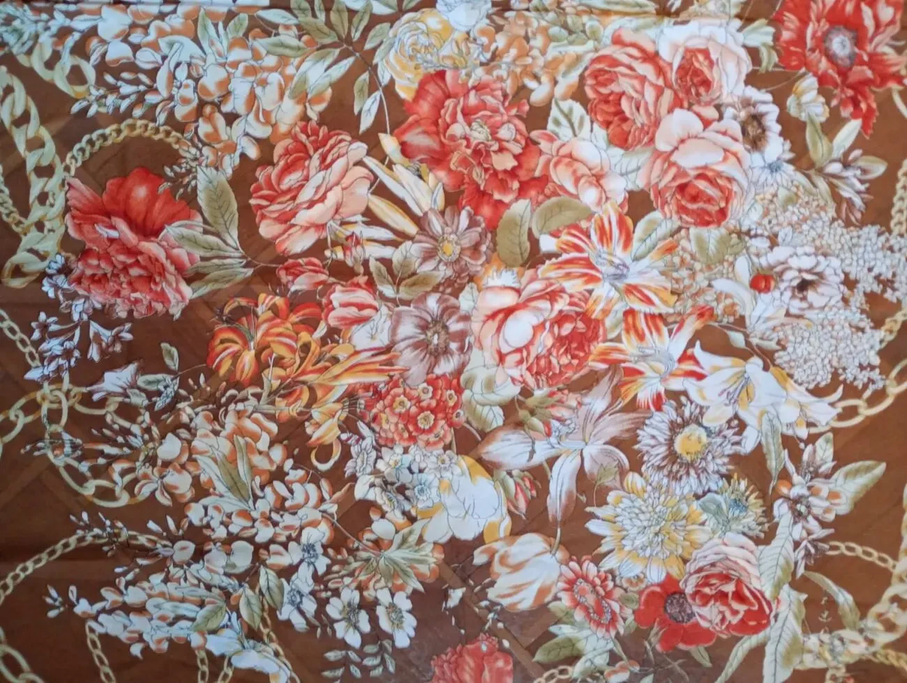 Новая косынка - платок - 2 dvd диска в подарок.