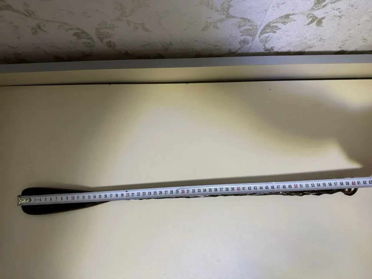 Продам обувную ложку. Звоните тел. 2