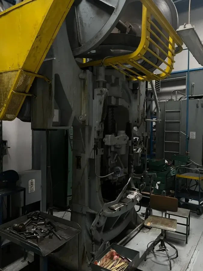 Продам автоматичну гальванічну лінію.