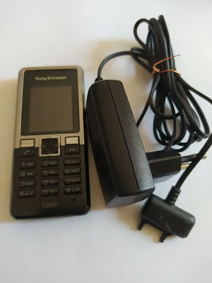 Телефон Sony Ericsson T280i