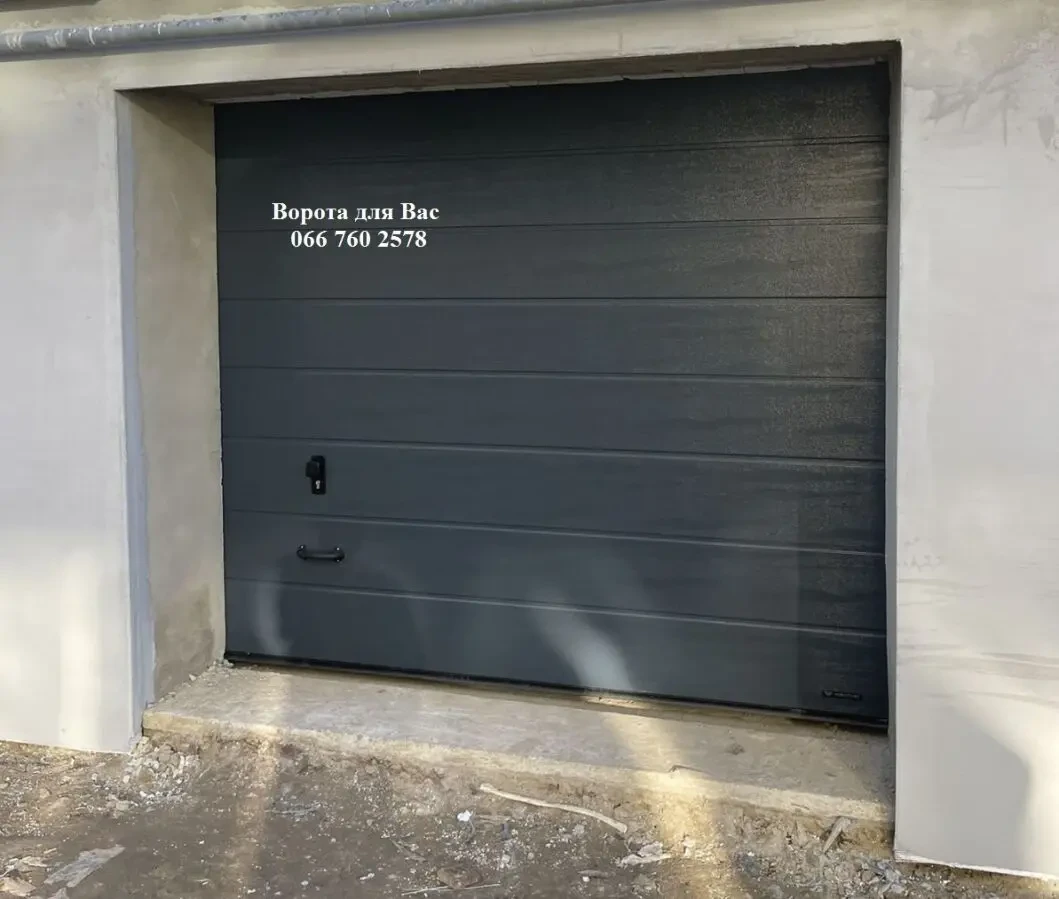 Гаражні секційні ворота 9