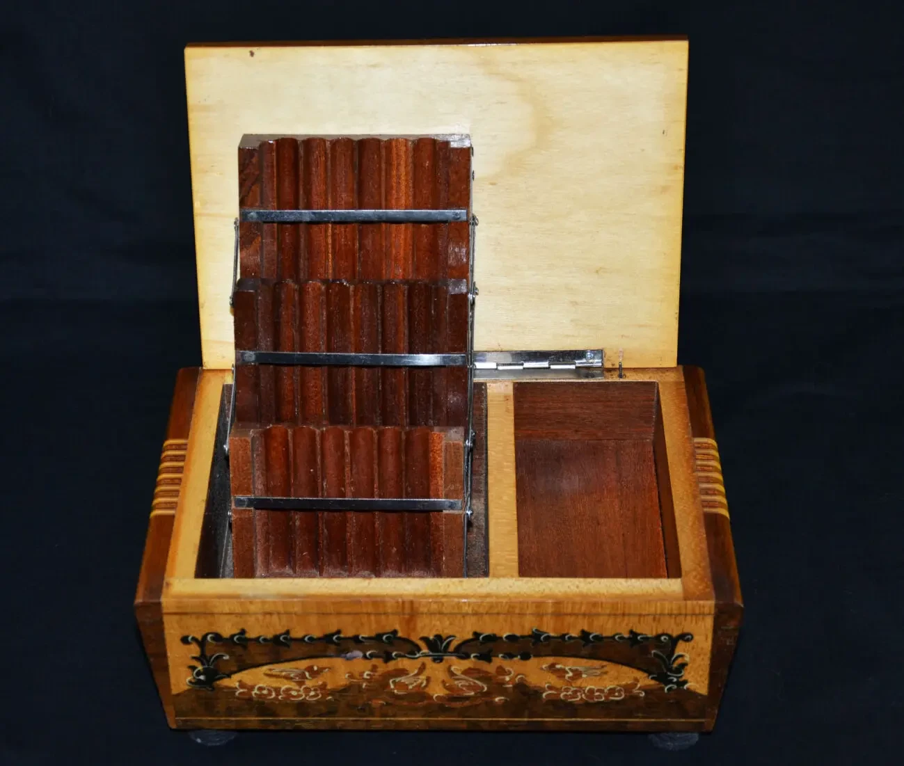 Музыкальная шкатулка-портсигар. 6